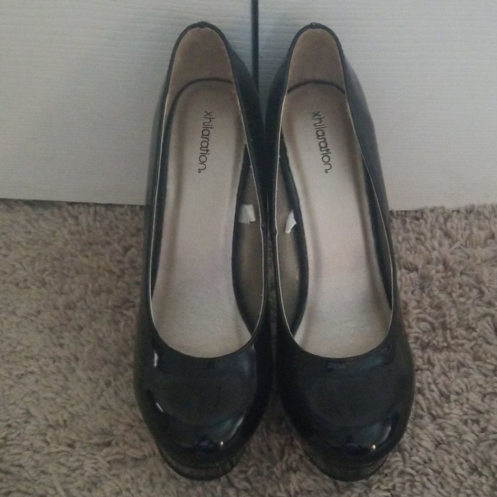 Size 7 platform pumps BRAND NEW NEVER WORN